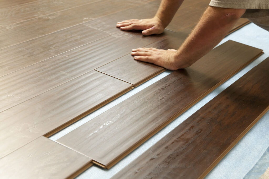 Quelle est la meilleure colle à parquet pour une installation durable ?