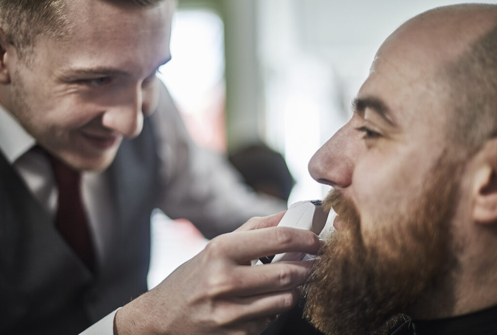 Les secrets d’une barbe impeccable : coupe et entretien essentiels