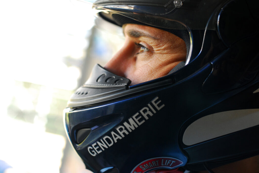 Madagascar: Gendarmerie d’Ambohidratrimo neutralise un bandit lors d’une patrouille nocturne