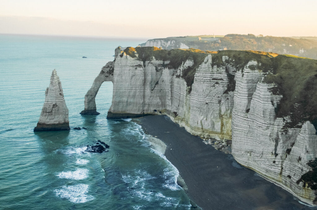 La falaise d’Aval : un joyau naturel sur la côte normande