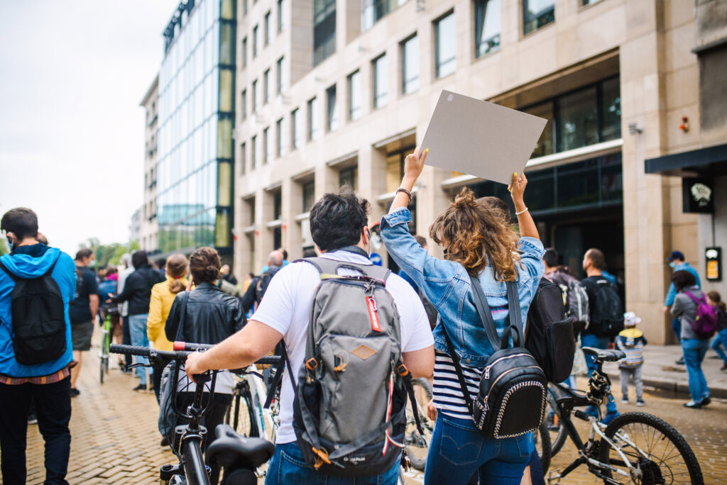 L’Affaiblissement des départements en France : une recentralisation rampante