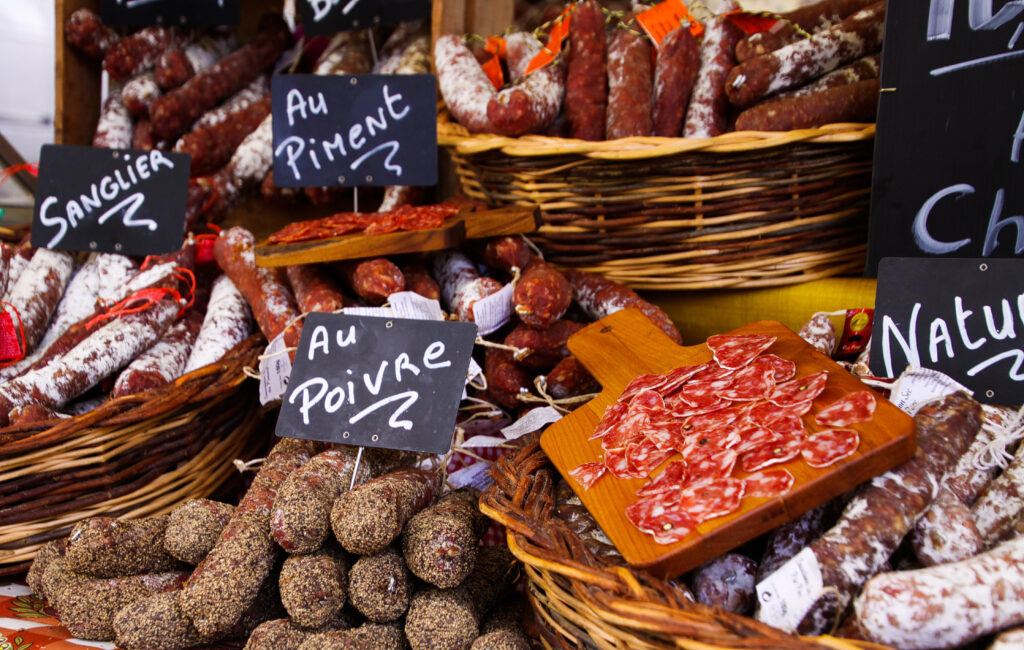 Le saucisson : une charcuterie savoureuse et polyvalente
