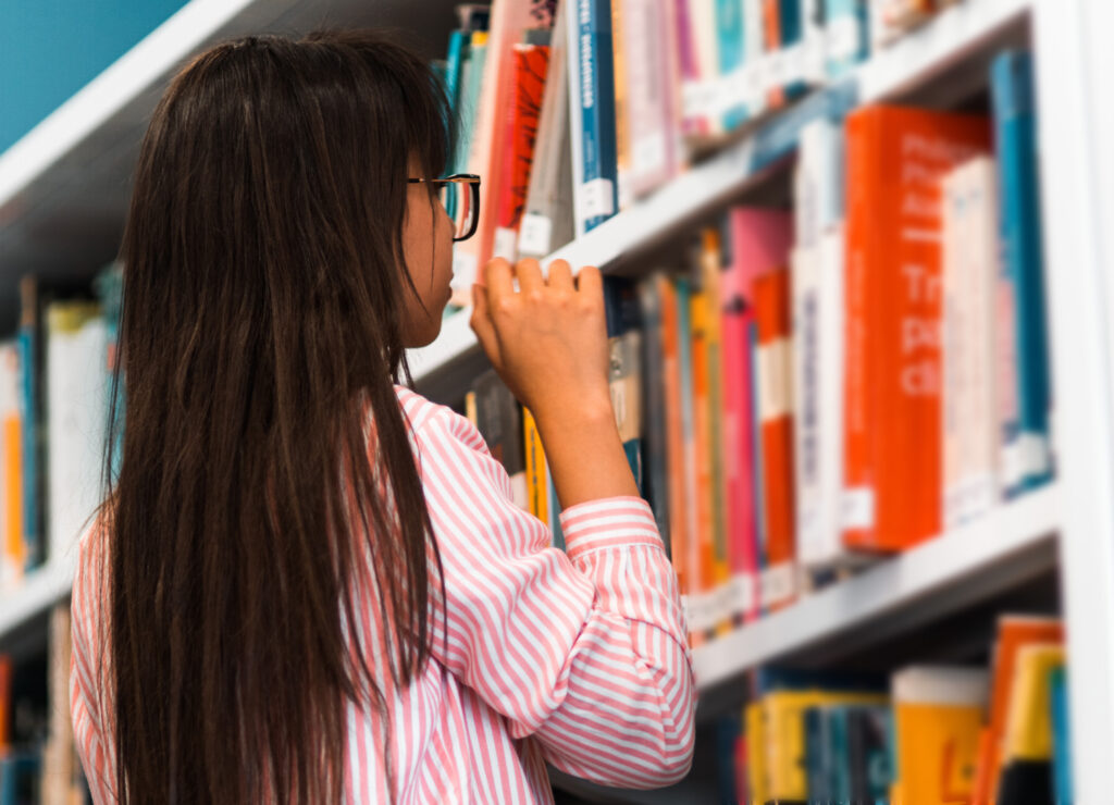 « Prodige des neurosciences: une jeune canadienne de 12 ans obtient sa licence