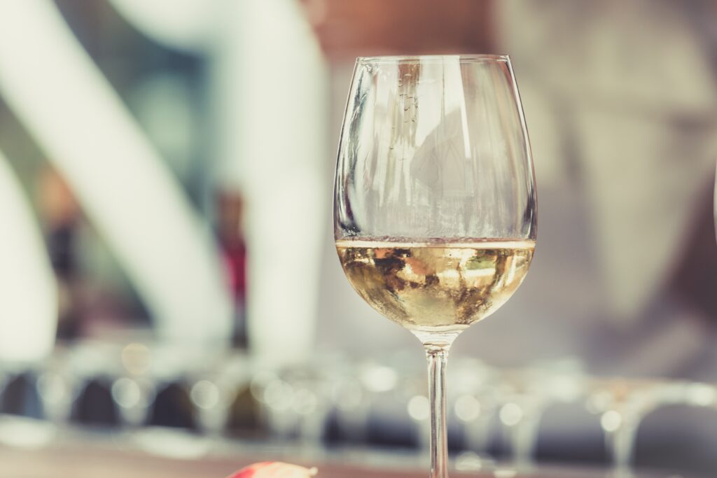 Le vin blanc : une expérience gustative raffinée
