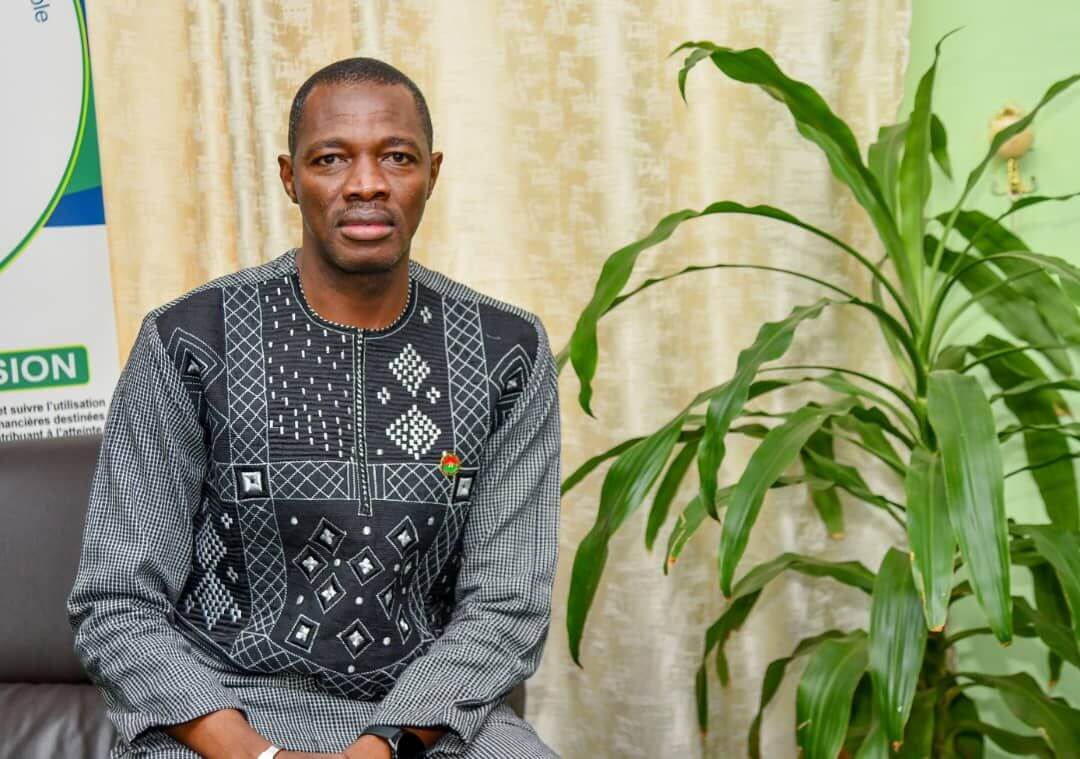 Qui est Roger Baro, l’homme politique ?