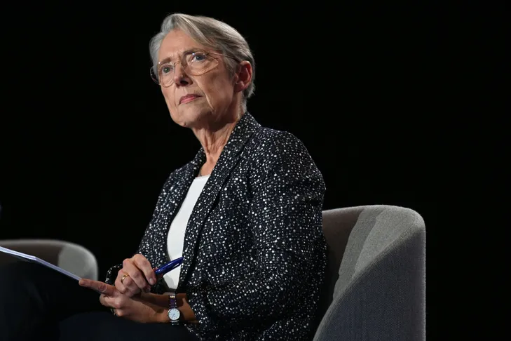 Engagement financier majeur : 100 millions d’euros de plus promis aux maires par Elisabeth Borne