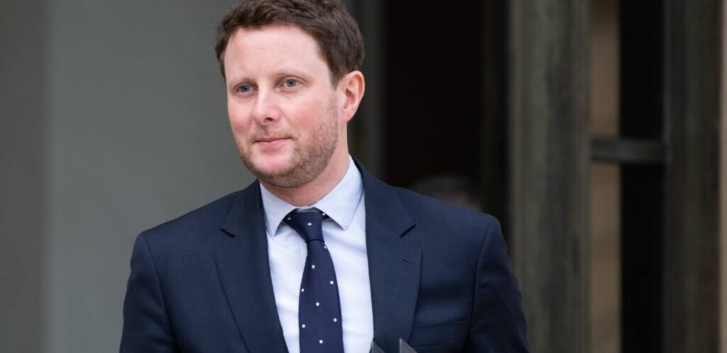 Tensions au sein du gouvernement français sur la loi sur l’immigration : les ministres de l’aile gauche face à un dilemme