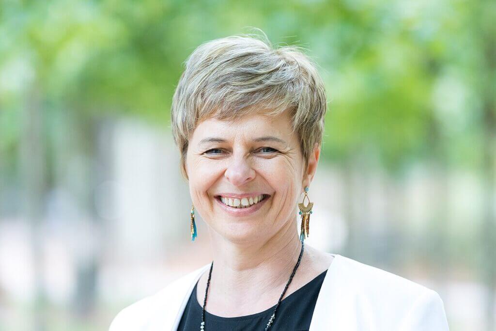 Qui est Véronique Guillotin ?