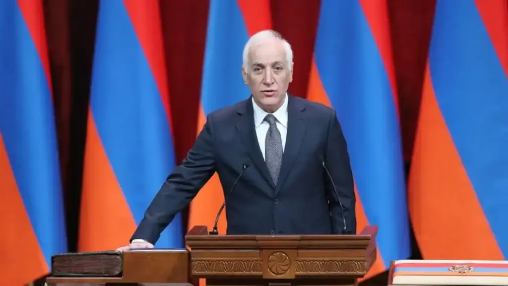 Qui est Vahagn Khatchatrian ?