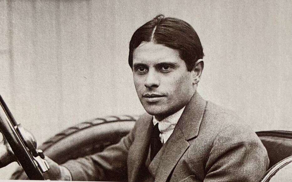 Qui est André René Lefèbvre ?