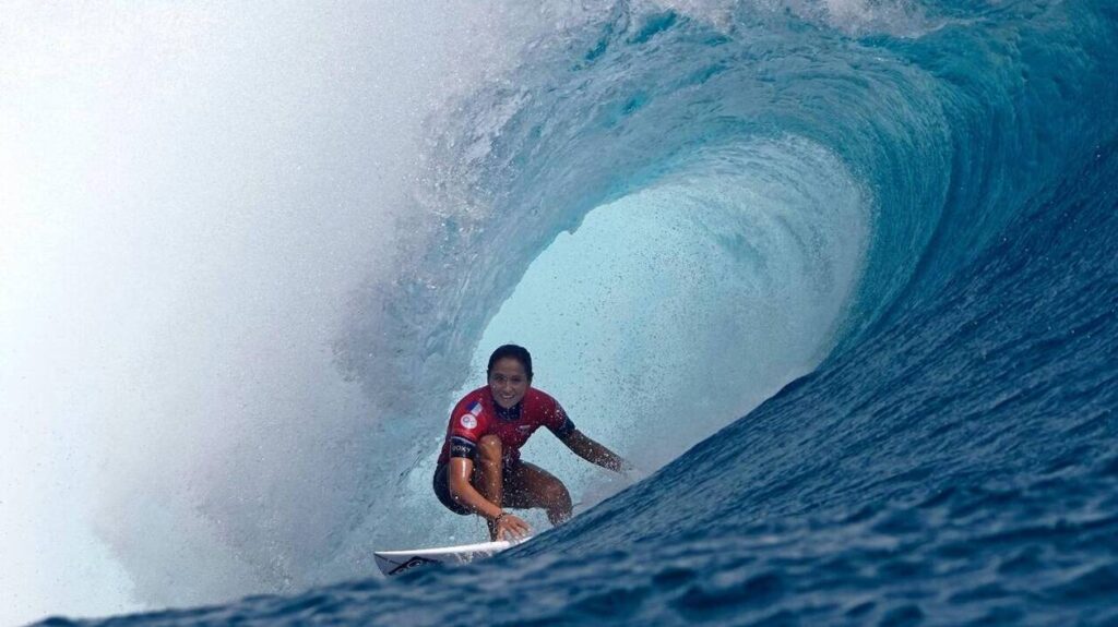 Vahine Fierro: briser les vagues et les barrières à Teahupoo