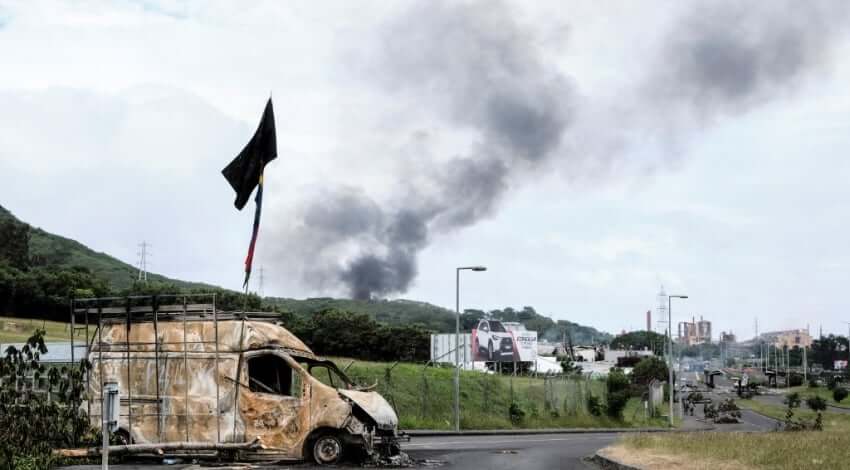 Évacuation des touristes coincés : premier vol arrivé à Nouméa
