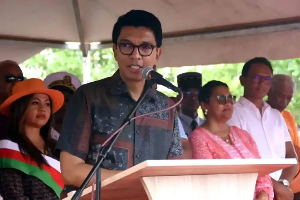 Andry Rajoelina critique ouvertement l’ex-Gouverneur de la Région Analanjirofo et annonce des mesures fortes
