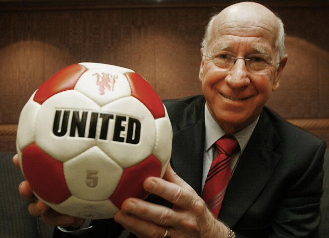 Adieu à une légende : Bobby Charlton, le cœur et l’âme du football, s’éteint à 86 ans