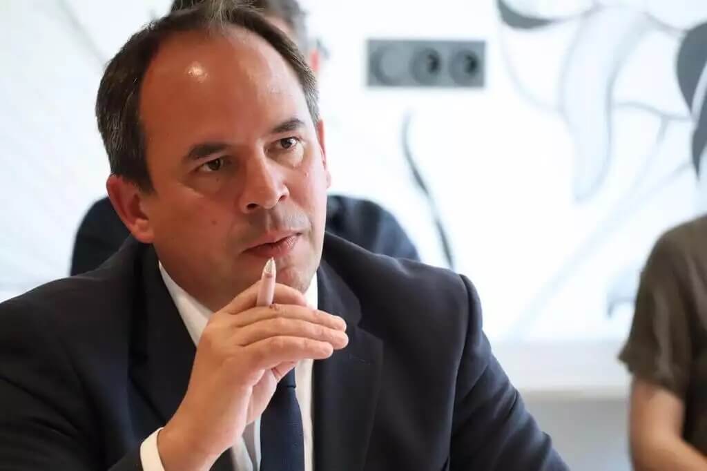 Qui est Mickaël Cosson ?