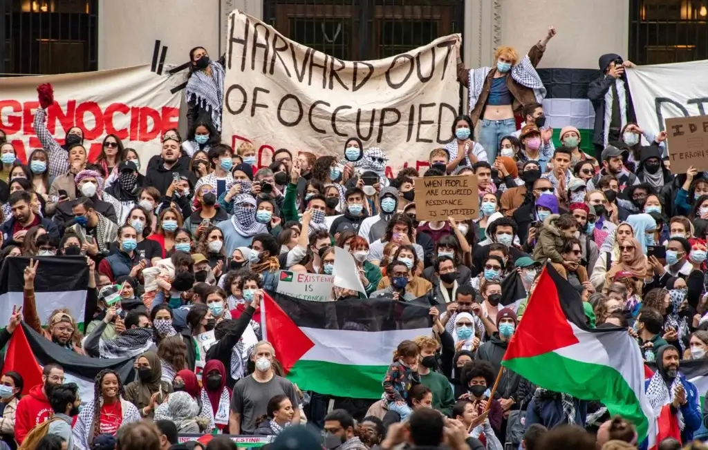Guerre Israël-Hamas : à l’université de Lille, des étudiants pro-palestiniens interrompent un débat