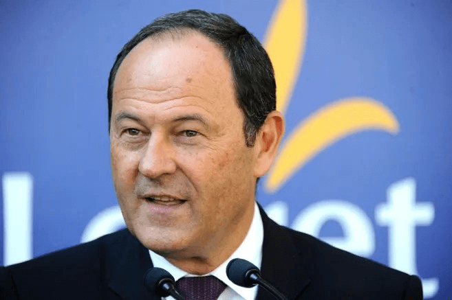 Qui est Hugues Saury ?