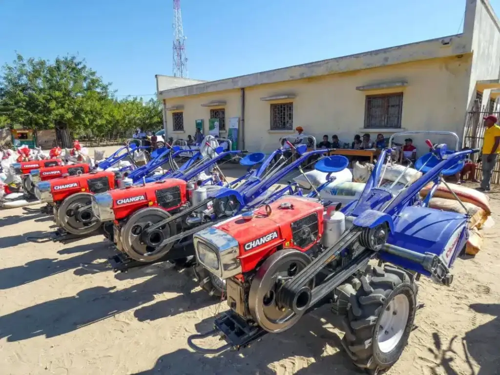 Région Menabe : des paysans dotés d’équipements et intrants agricoles