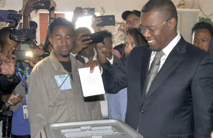 Siteny Randrianasoloniaiko : les irrégularités au cœur du débat électoral