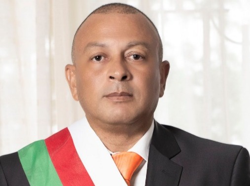 Qui est Avizara-Mino Seramila ?