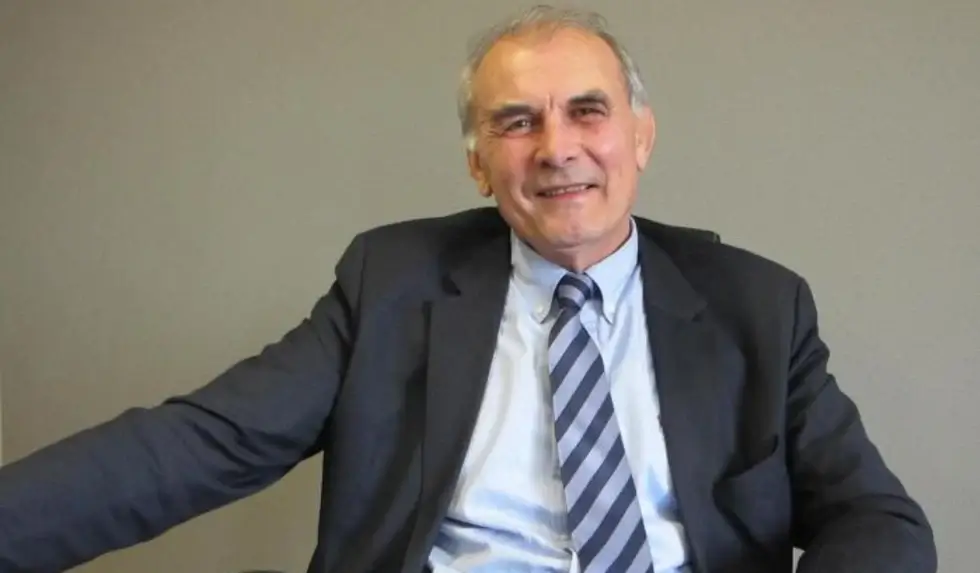 Qui est Gilbert Favreau ?