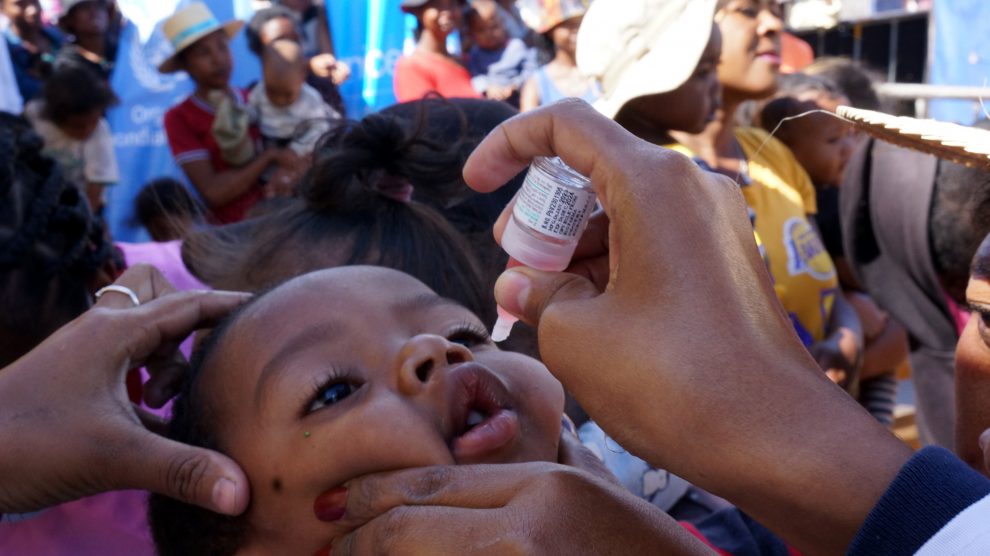 Tensions Vaccinales : écoles privées vs agents de santé à Madagascar