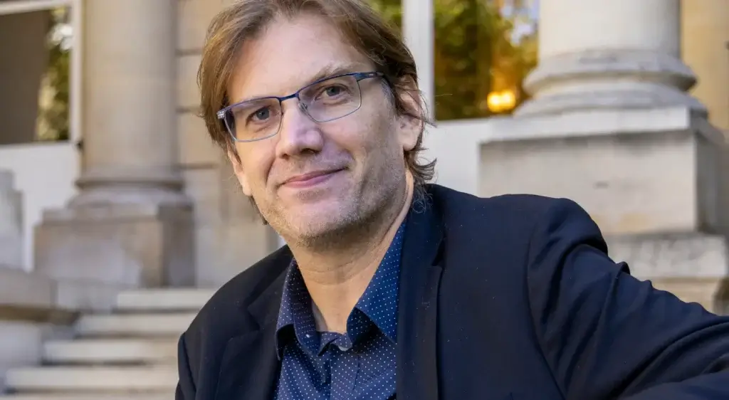 Qui est Hendrik Davi ?