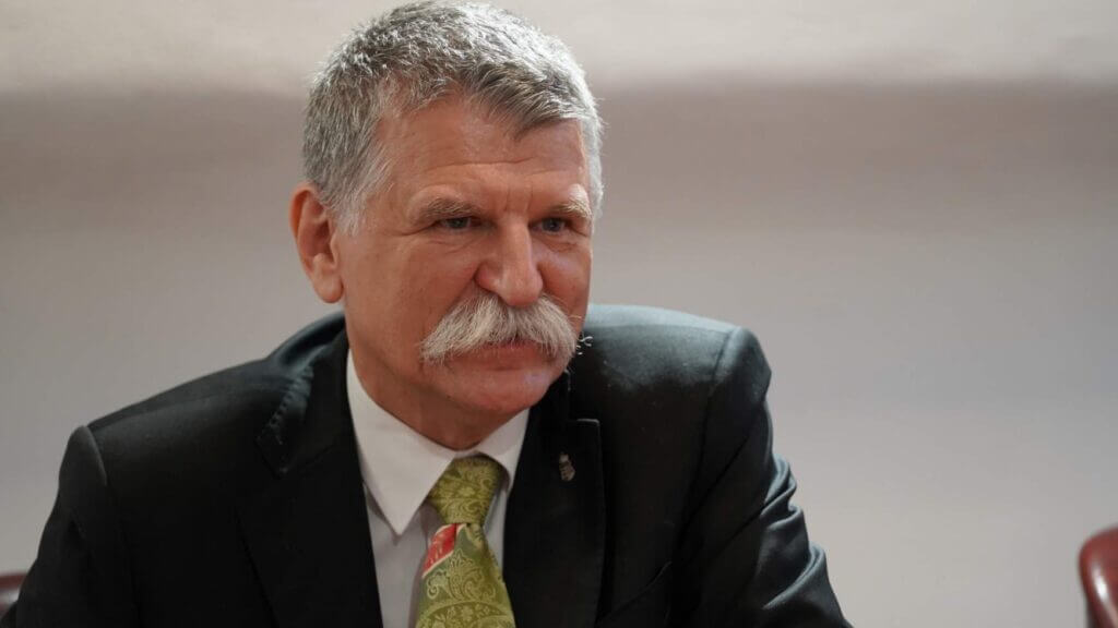 Qui est László Kövér ?