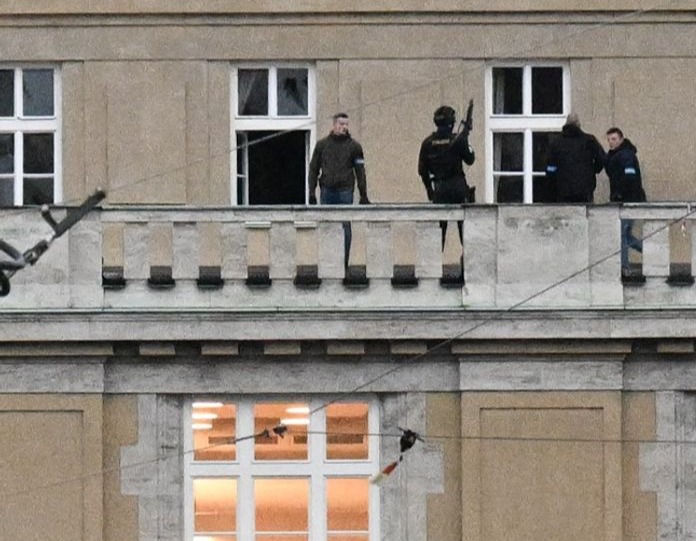 Fusillade meurtrière à l’université Charles de Prague : un drame sans lien apparent avec le terrorisme international