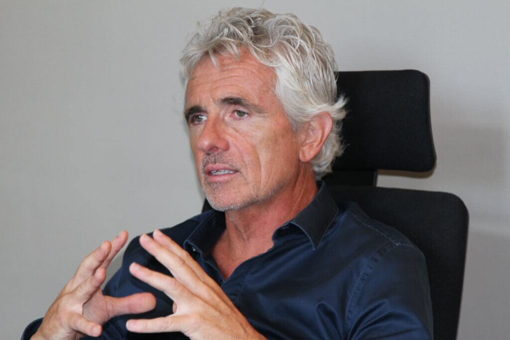 Qui est Jean-Pierre Taite ?