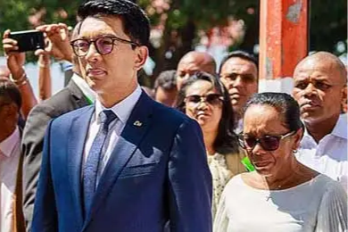 Conflit de perspectives : la tension politique vue par Rajoelina et Razanamahasoa