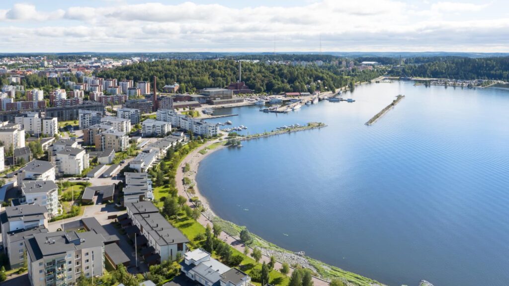 Lahti : harmonie entre sécurité et nature dans la ville des lacs