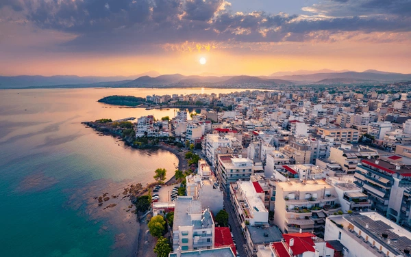 Chalcis : découvrez la vie dans la ville sur le pont d’Eubée en Grèce