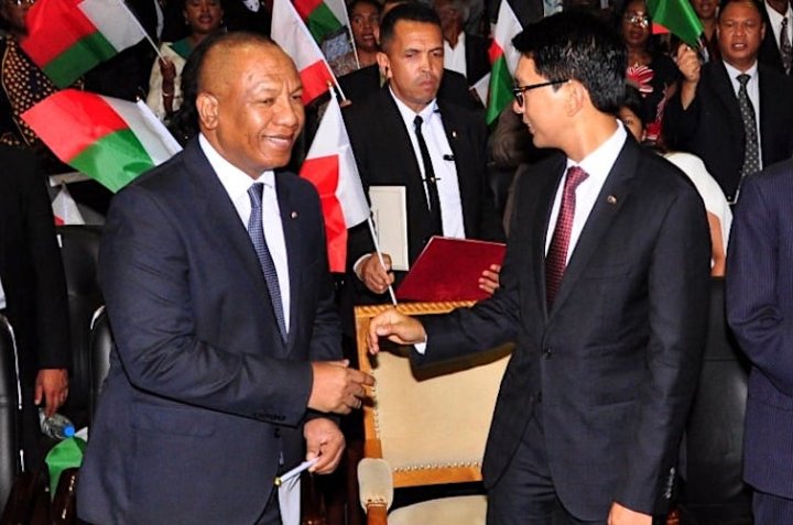 Le retour de Christian Ntsay à la Primature : un fait accompli suscitant débat et réflexion