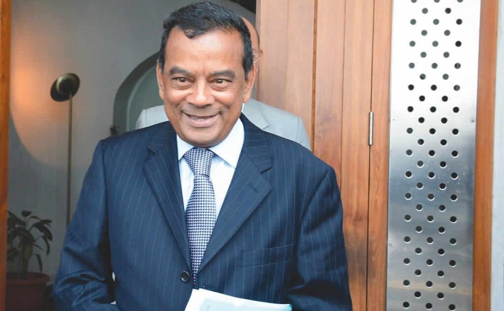 Qui est Ivan Leslie Collendavelloo ?