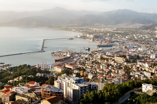 Béjaïa: évaluation du budget nécessaire pour la vie quotidienne dans cette ville côtière