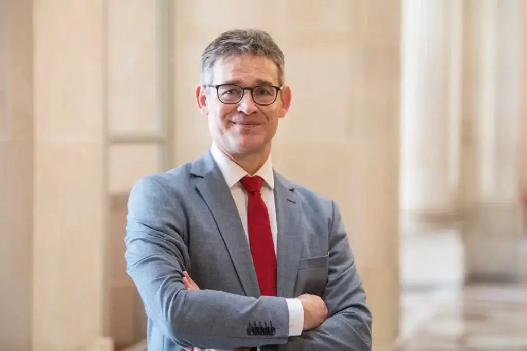 Qui est Jean-Claude Raux ?