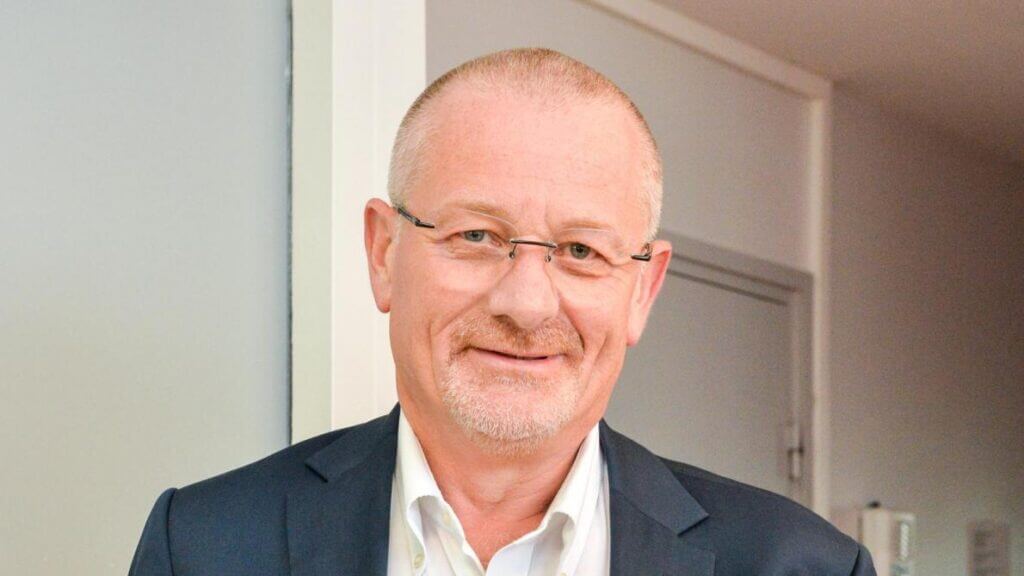 Qui est Éric Girardin ?