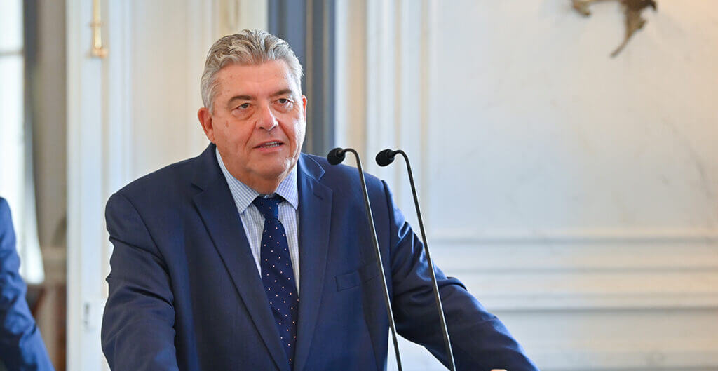 Qui est Pierre Dartout ?