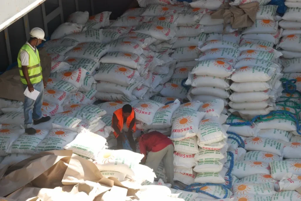 Madagascar : face à la pénurie de riz, le gouvernement intensifie les importations