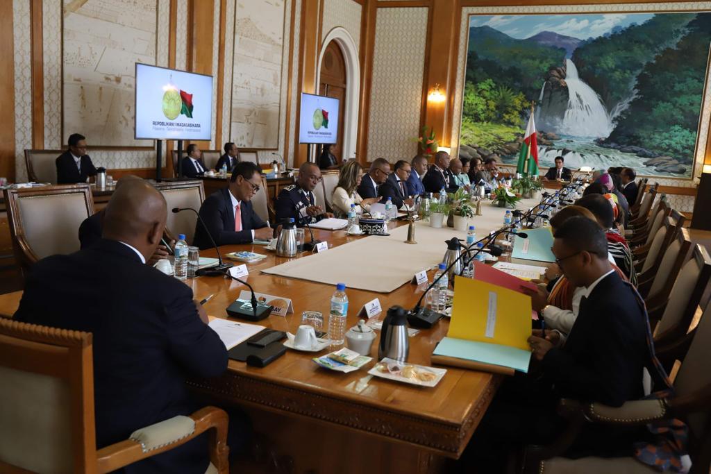 Gouvernement collégial à Madagascar : « coup d’état institutionnel » ou gouvernance réinventée ?