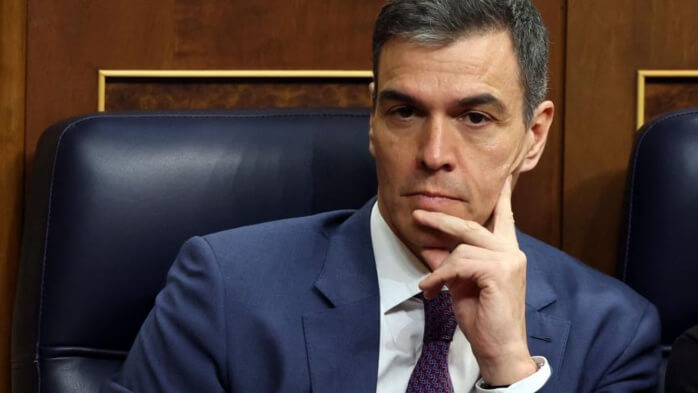 Pressions politiques en Espagne: Pedro Sanchez pèse l’option de la démission