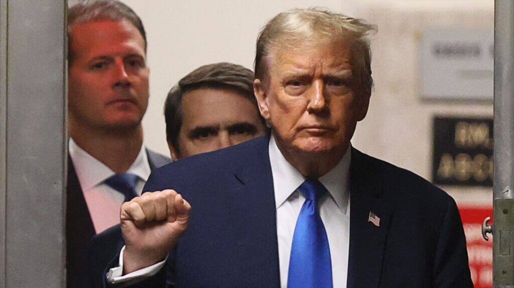 Tentative d’immolation devant le tribunal : une tragédie personnelle lors du procès de Donald Trump