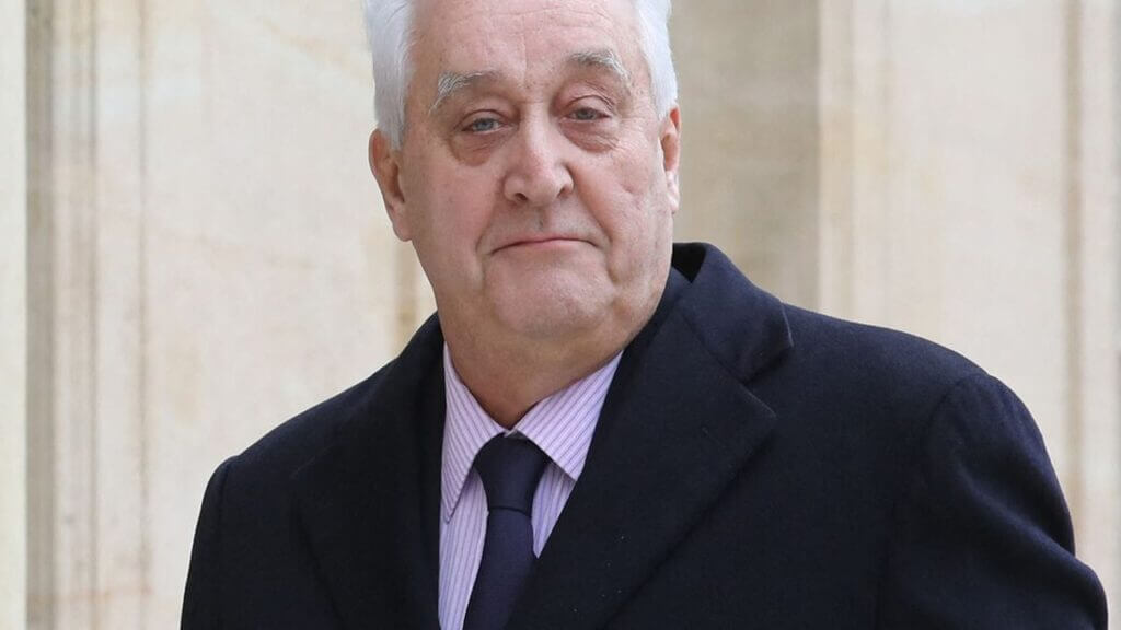 Qui est Laurent Burelle ?