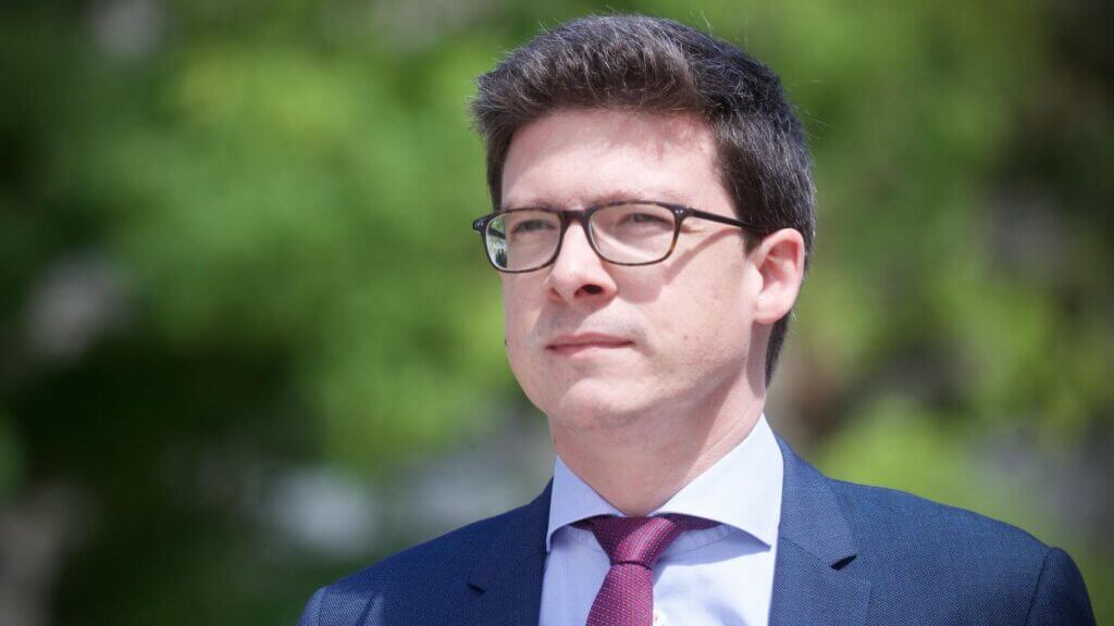 Qui est Pierre-Henri Dumont ?