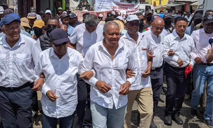 Divisions politiques : le collectif des candidats rejette l’ouverture gouvernementale