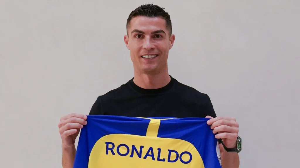 Combien gagne le joueur de football Cristiano Ronaldo ?