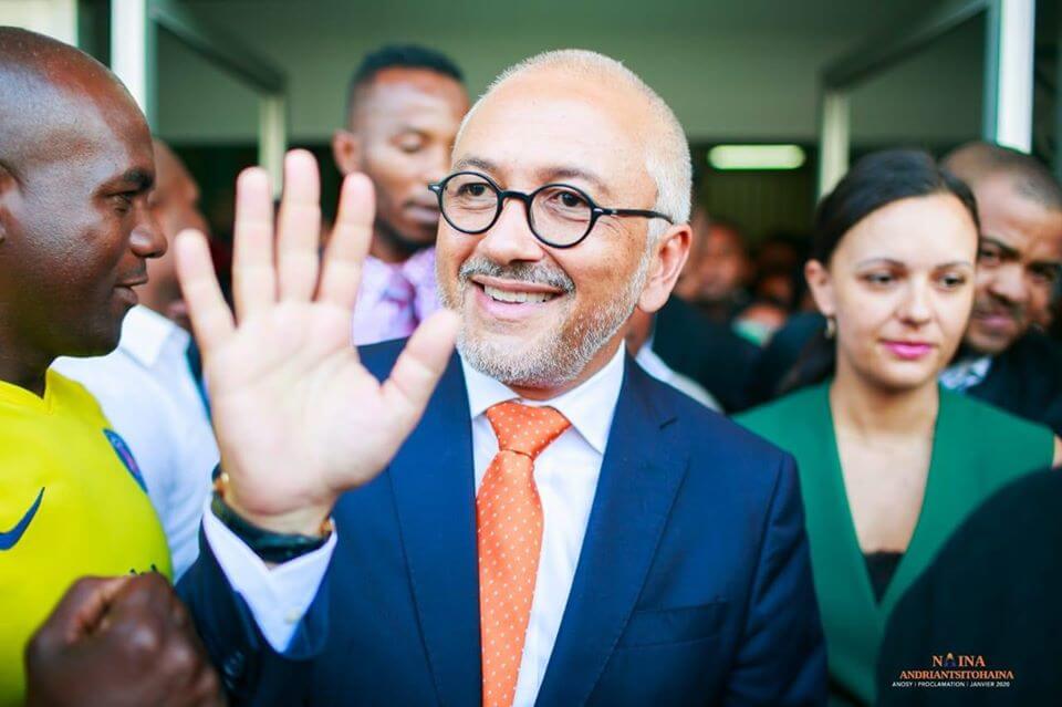 Qui est Naina Andriantsitohaina ?