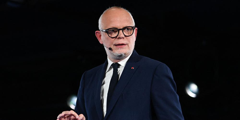 Edouard Philippe : entre promotion littéraire et tournée politique à la quête d’écoute