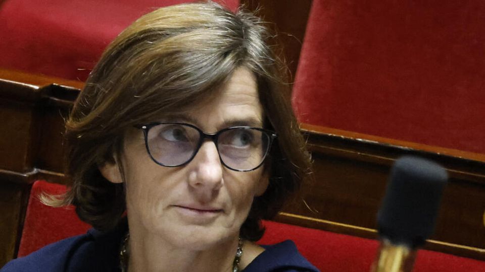 Agnès Firmin Le Bodo, nouvelle ministre de la santé, sous le feu des projecteurs